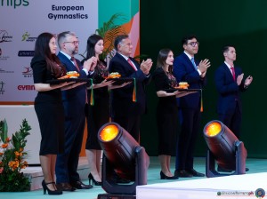 podium aa sr sfe04516 copia simone ferraro ph